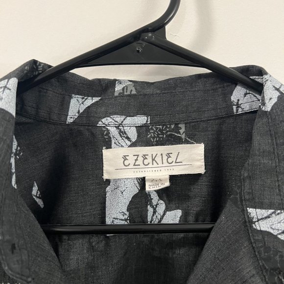 Pattern Short Sleeve Button-up - Picture 2 of 4